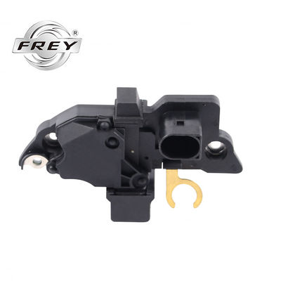 Pièces de rechange électriques automatiques de régulateur d'alternateur 0031542406 pour Mercedes W163 W203