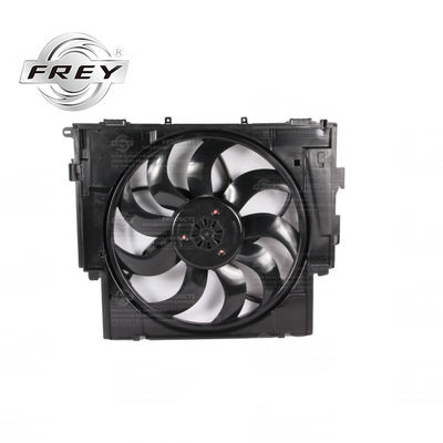 Pièces pratiques de refroidissement de moteur de fan de radiateur de 600W 17418642161 pour BMW F10 F11 F18 525I