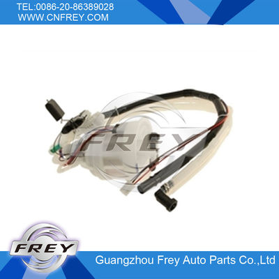 Couverture de valve en plastique d'E85 N42 N46, 11127568582 pièces de rechange de moteur de voiture
